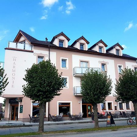 Wellness Hotel Harmonie Třeboň Dış mekan fotoğraf